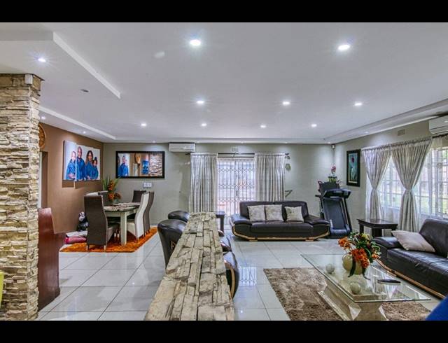 3 BEDROOM APARTMENT FOR SALE IN KENSINGTON B
